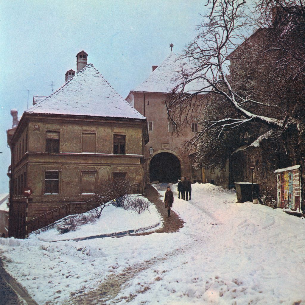 Kamenita vrata oko 1970. godine